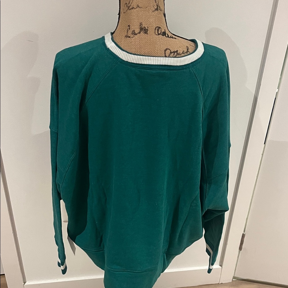 NWT Lou & Grey green Sweatshirt with White Accents apres ski club - Picture 6 of 8